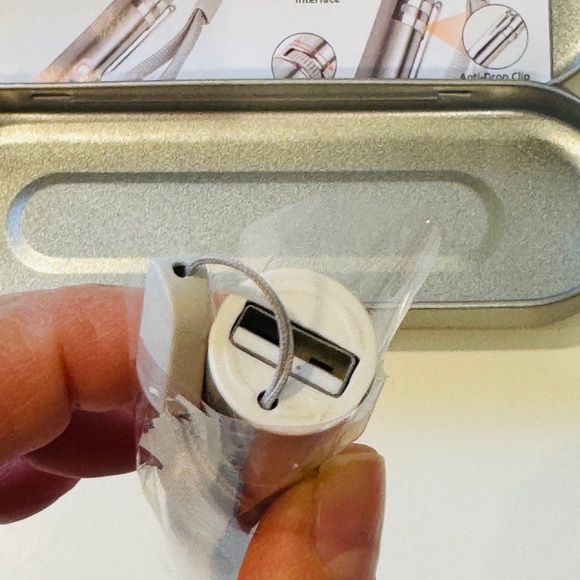 Cat Laser Toy NWOT Kitten Feline toys Silver handheld laser device  exercise toy - Picture 12 of 12